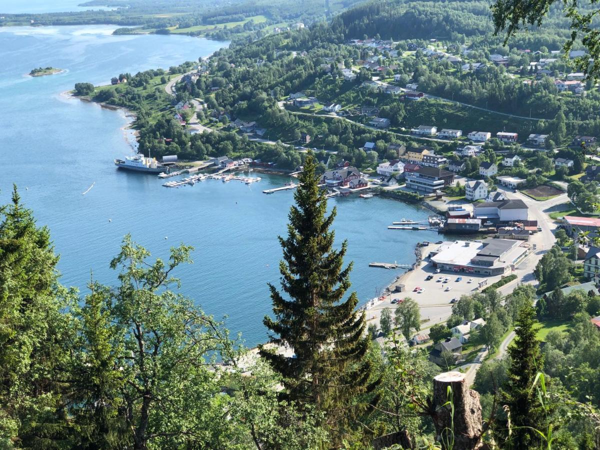 Aaroybukt Guesthouse Aroybukta エクステリア 写真