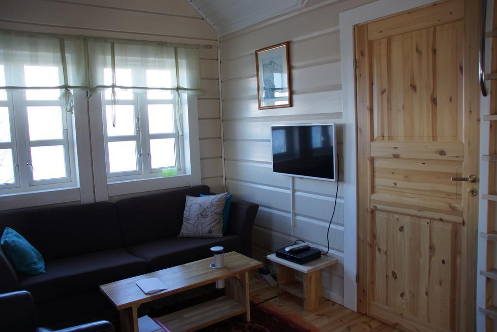 Aaroybukt Guesthouse Aroybukta エクステリア 写真