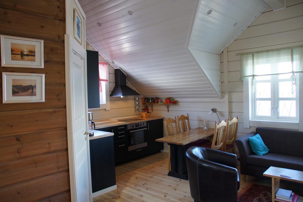 Aaroybukt Guesthouse Aroybukta エクステリア 写真